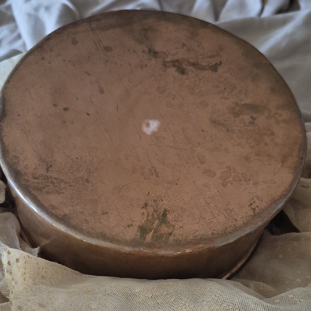 Vintage Copper Pot with Handles - Picture 2 of 7